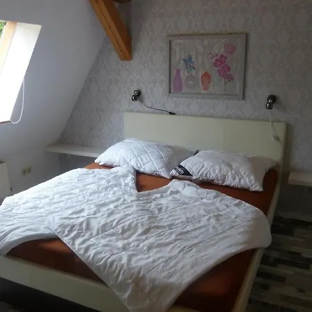 Apartment Am Stadtrand Von *